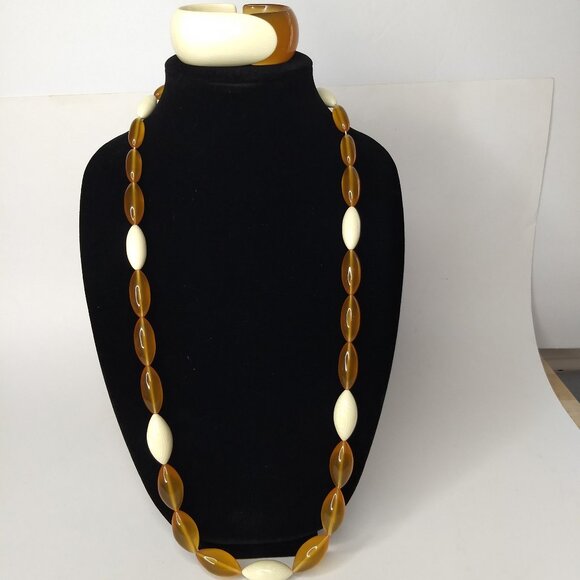 Plastic Necklace Hinge Bracelet Set Orange Beige Vintage Retro Mod Barrel Clasp - Picture 1 of 16